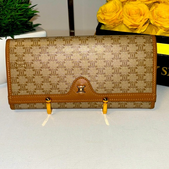 VGUC Celine Wallet w Kiss lock - Picture 1 of 14